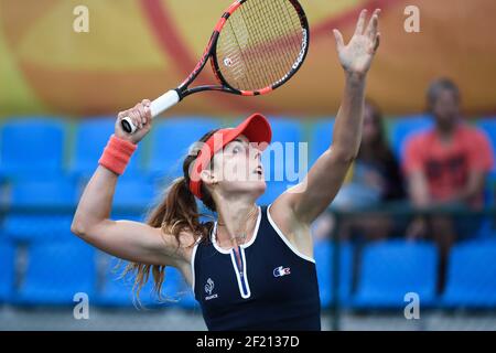 L'action d'Alize Cornet en France lors de son match unique féminin de tennis contre Johanna Larsson de Suède lors des Jeux Olympiques RIO 2016, tennis, le 7 août 2016, à Rio, Brésil - photo Jean-Marie Hervio / KMSP / DPPI Banque D'Images