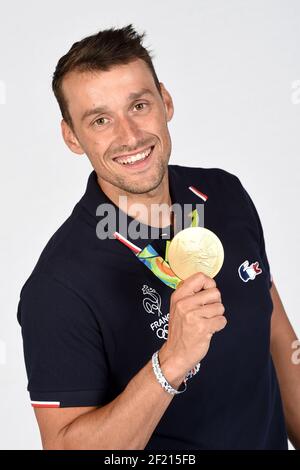 Médaillé d'or français au slalom de kayak Denis Gargaud pose au club France, lors des Jeux Olympiques RIO 2016, le 9 août 2016, à Rio, Brésil - photo Philippe Millereau / KMSP / DPPI Banque D'Images