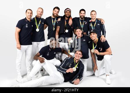 Médaillés d'argent français au Handball Michael Guigou, Thierry Omeyer, Luka Karabatic, Cedric Sorhaindo, Nikola Karabatic, Valentin porte, Luc Abalo, Kentin Mahé, Mathieu Grebille, Ludovic Fabregas posent au club France, lors des Jeux Olympiques RIO 2016, le 21 août 2016, à Rio, Brésil - photo Philippe Millereau / KMSP / DPPI Banque D'Images