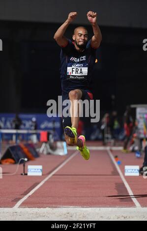 Benjamin Compaore (FRA) participe au Tripkle Jump masculin lors de la rencontre Athletics DecaNation 2016 du 13 septembre 2016 au stade Delort à Marseille, France - photo Stephane Kempinaire / KMSP / DPPI Banque D'Images