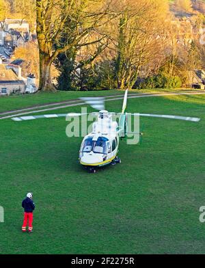 Great Northern Air Ambulance Service Helicopter, Eurocopter AS365 Dauphin N2, enregistrement G-NHAC. Bowling Fell, Kendal, Cumbria, Angleterre, Royaume-Uni Banque D'Images