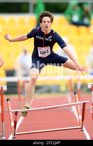 Clément Ducos rivalise et tombe en athlétisme hommes 400m haies pendant le Festival olympique de la Jeunesse européenne 2017 à Gyor, Hongrie, jour 5, le 27 juillet 2017 - photo Philippe Millereau / KMSP / DPPI Banque D'Images