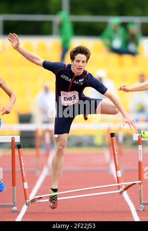 Clément Ducos rivalise et tombe en athlétisme hommes 400m haies pendant le Festival olympique de la Jeunesse européenne 2017 à Gyor, Hongrie, jour 5, le 27 juillet 2017 - photo Philippe Millereau / KMSP / DPPI Banque D'Images