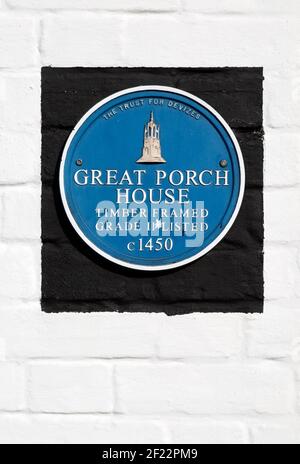 Great Porch House, Devozes, Wiltshire, Angleterre, Royaume-Uni plaque bleue le Trust for Devozes Banque D'Images