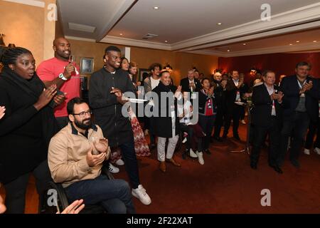 Gwladys Epangue, Michael Jeremiasz, Teddy Riner, Yoann Miangue, Arnaud Assoumani, Ghani Yalouz à l'arrivée des athlètes français de Paris 2024 candidature à l'Hôtel Suisse, Lima, 11 septembre 2017, photo Philippe Millereau / KMSP / PARIS 2024 / DPPI Banque D'Images