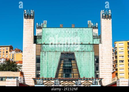 Santander, Espagne - 13 septembre 2020 : Palacio de Festivales ou Palais des fêtes, un célèbre théâtre de la baie de Santander conçu par l'architecte d'Oiza Banque D'Images
