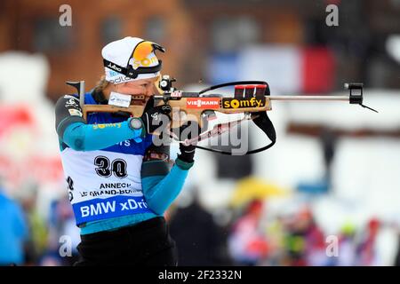 Marie Dorin-Habert (FRA) participe au sprint féminin de 7,5 KM lors de la coupe du monde de biathlon 2017, à Annecy le Grand Bornand, France, JOUR 1, le 14 décembre 2017 - photo Julien Crosnier / KMSP / DPPI Banque D'Images