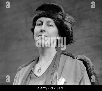 NORA STANTON BARNEY (1883-1971) Ingénieur civil, architecte et suffragiste américain d'origine anglaise en 1921. Photo: Bain News Service Banque D'Images