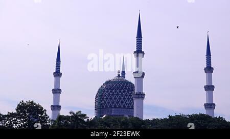 Dôme de la Mosquée bleue en cours de rénovation : la mosquée du Sultan Salahuddin Abdul Aziz Shah, est la mosquée d'État de Selangor, en Malaisie, située à Shah Alam Banque D'Images