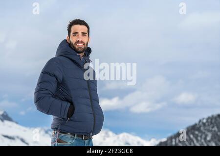 Le biathlète Martin Fourcade (FRA) pose, le 30 mars 2018, à Chamonix - photo Philippe Millereau et Stephane Kempinaire / KMSP / DPPI Banque D'Images