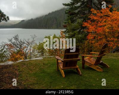 Fin de l'été - saison d'automne les précipitations se font au lac Suttle Dans le centre de l'Oregon Banque D'Images