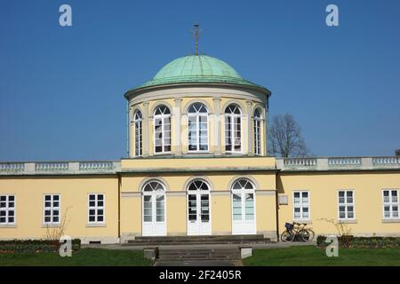 Bâtiment Dome dans les jardins Herrenhausen à Hanovre Banque D'Images