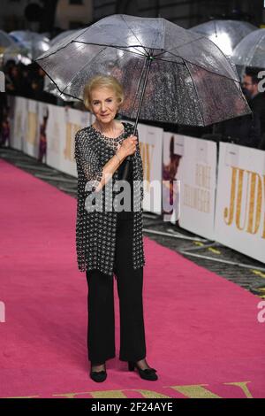 Londres, Royaume-Uni. 30 septembre 2019. Client arrivant pour la première européenne Judy au Curzon Theatre, Mayfair, Londres. Banque D'Images