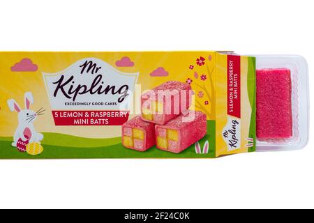 M. Kipling Lemon & Raspberry Mini-Batts a ouvert ses portes table des matières sur fond blanc - gâteaux extrêmement bons Banque D'Images