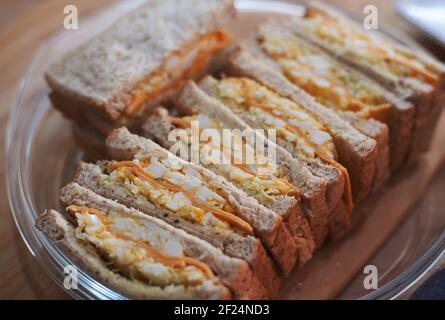 Vue rapprochée du sandwich à salade d'œufs Banque D'Images