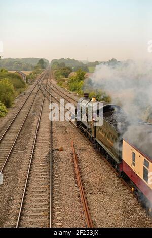 GWR Castle classe n° 5029 Nunney Castle en passant par Fairwood Junction, Westbury avec le Cathedrals Express à Kingswear.16.09.2014. Banque D'Images