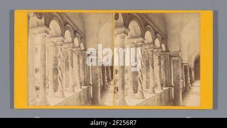 Colonnade de Sint-Jan du peuple Latran à Rome; Cloître de Saint-Jean de Latran (Rome) ... Banque D'Images
