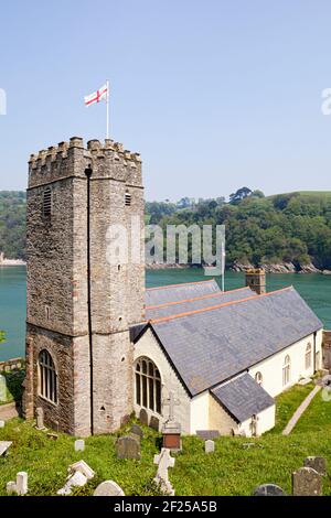 L'église Saint Petrox, à côté du château de Dartmouth, garde l'entrée de l'estuaire de la Dart, Dartmouth, Devon, Royaume-Uni Banque D'Images