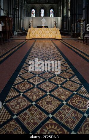 ROCHESTER, KENT/UK - MARS 24 : Vue sur l'autel de la cathédrale de Rochester le 24 mars 2019 Banque D'Images
