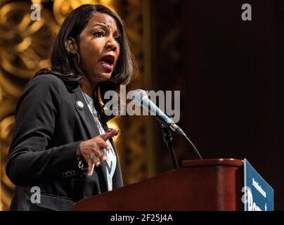 Tishaura Jones, candidate au maire de St. Louis, Missouri, États-Unis, au rassemblement de campagne du sénateur Bernie Sanders Banque D'Images