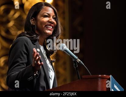 Tishaura Jones, candidate au maire de St. Louis, Missouri, États-Unis, au rassemblement de campagne du sénateur Bernie Sanders Banque D'Images