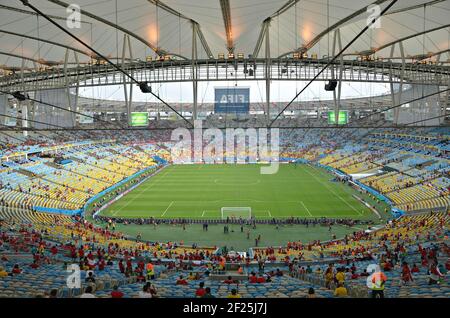 Vue panoramique de l'intérieur du légendaire stade Maracanã lors de la coupe du monde 2014 à Rio de Janeiro, Brésil. Banque D'Images