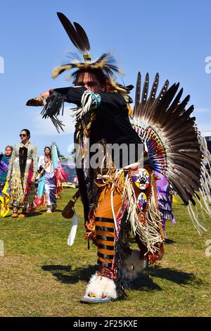Danseuse autochtone, cérémonie autochtone de Pow-Wow, Nord du Québec, Canada Banque D'Images