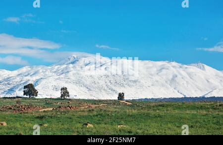 Magnifique Mont Hermon enneigé en hiver en Israël Banque D'Images