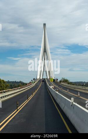 Site de construction et trafic sur le Puente Internacional de Guadiana Banque D'Images