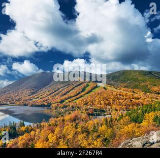 Voir l'écho de l'artiste de Lake Bluff en automne Banque D'Images