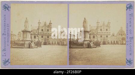 Mechelen, la salle et la statue de Marguerite d'Autriche, tante de Charles-Quint et fille de l'empereur Maximilian (par TuerLinck). Banque D'Images