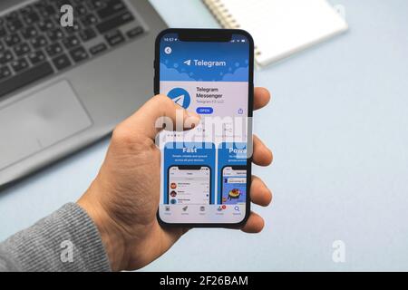 Kharkov, Ukraine - 9 mars 2021: Application de télégramme dans App Store, populaire photo de réseau social Banque D'Images