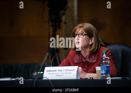 Washington, États-Unis d'Amérique. 10 mars 2021. L'Ambassadeur Paula J. Dobriansky, ancienne sous-secrétaire d'État aux Affaires mondiales, comparaît devant une audience du Comité sénatorial des relations étrangères pour examiner l'état de la démocratie dans le monde, dans l'édifice Dirksen du Bureau du Sénat à Washington, DC, le mercredi 10 mars 2021. Credit: Rod Lamkey/CNP | usage dans le monde crédit: dpa/Alay Live News Banque D'Images