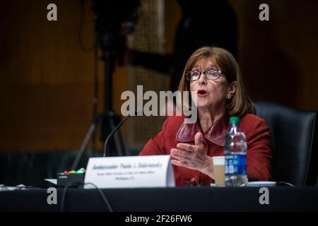 L'Ambassadeur Paula J. Dobriansky, ancienne sous-secrétaire d'État aux Affaires mondiales, comparaît devant une audience du Comité sénatorial des relations étrangères pour examiner l'état de la démocratie dans le monde, dans l'édifice Dirksen du Bureau du Sénat à Washington, DC, le mercredi 10 mars 2021. Crédit : Rod Lamkey/CNP/MediaPunch Banque D'Images