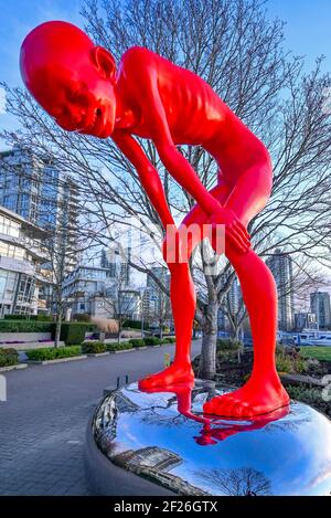 The Proud Youth, par le sculpteur chinois Chen Wenling, False Creek Seawall, Vancouver, Colombie-Britannique, Canada Banque D'Images