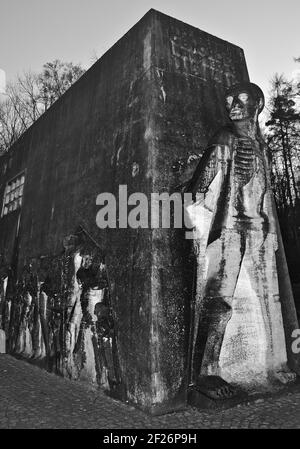 Mémorial du Bittermark dans la soirée, artiste Karel Niestrath, Dortmund, Allemagne, Europe Banque D'Images