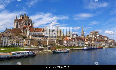 Vue panoramique sur Auxerre, France Banque D'Images