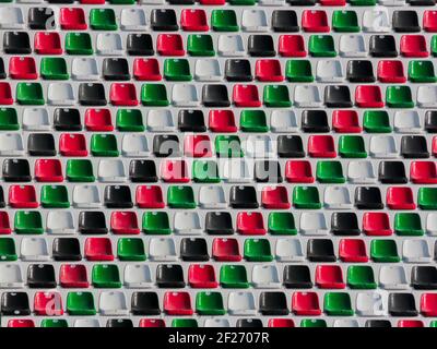 Chaises d'un stade de football dans les Émirats arabes Banque D'Images