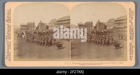 L'occupation de Pretoria 5 juin - les troupes passent devant Lord Roberts, S.A.. Banque D'Images