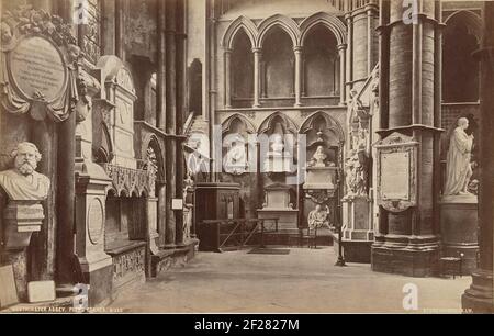 Le coin des poètes, l'abbaye de Westminster, Londen, Engeland.Westminster Abbey est principalement construit dans le style gothique. Le coin des poètes est le nom d'une partie de l'église où de nombreux poètes et écrivains (scène) sont enterrés ou commémorés par des mémoriaux. Banque D'Images