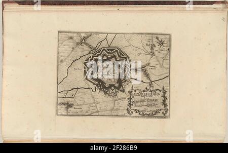 Plategrond van Hesdin, 1711; le Plan de Hesdin.carte de Hesdin, 1711. En bas à droite, la légende A-p. Partie d'une collection groupée de plans de batailles et de villes célèbres dans la guerre de succession espagnole. Banque D'Images