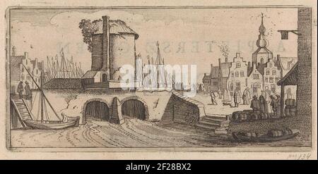 Gezicht op een brug in een stad.Cityscape, avec un pont avec deux arches sur une rivière. Une tour sur le pont. Sur la droite une face sur un carré avec beaucoup de chiffres. Une tour d'église en arrière-plan. Banque D'Images