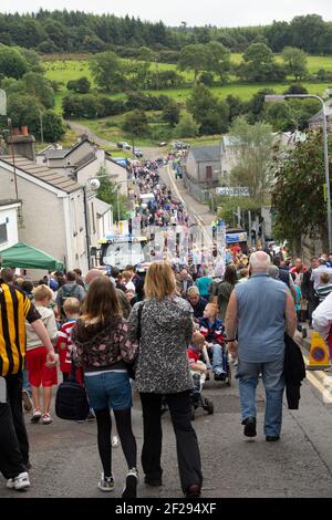 Des cowds de personnes remplissent les rues pendant la foire Auld Lammas à Ballycastle, Moyle, comté d'Antrim, Irlande du Nord, Royaume-Uni Banque D'Images