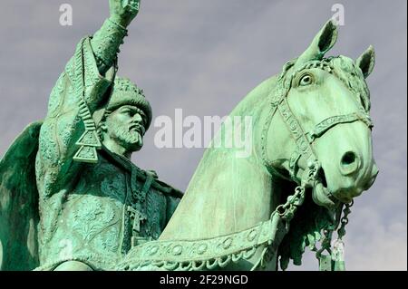 Premier en Russie Ivan le monument terrible sur bleu clair vue rapprochée du ciel Banque D'Images