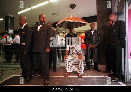 Stephen Lawrence Interpellation juin 1998 membres de la Nation of Islam Un mouvement séparatiste noir radical lors de l'enquête Stephen Lawrence Banque D'Images