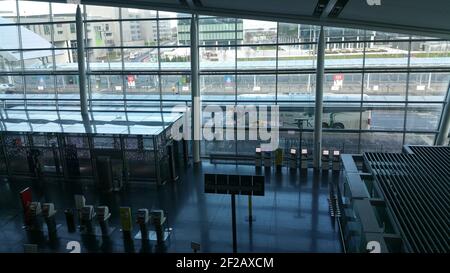 Dublin, Co. Dublin, Irlande - janvier 16 2021 : terminal 2 de l'aéroport de Dublin, espaces vides aucune personne pendant le confinement du virus corona, termin d'aéroport déserté Banque D'Images