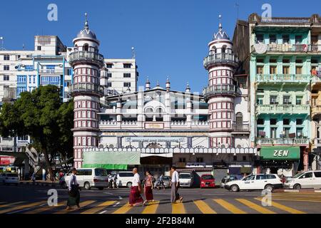 Bengali Sunni Jameh Masjid sur la route de la pagode de Sule Yangon, au Myanmar Banque D'Images