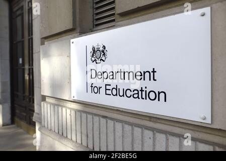 Londres, Angleterre, Royaume-Uni. Bureaux du ministère de l'éducation, 20 Great Smith St, Westminster Banque D'Images