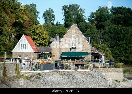 Moehnesee, Allemagne. 17 septembre 2020. Un restaurant au lac ‚Moehnesee, près d'Arnsberg (Allemagne), le 17 septembre 2020. Credit: dpa/Alay Live News Banque D'Images