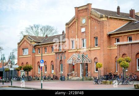 Lingen, Allemagne. 29 octobre 2020. Le bâtiment historique de la gare dans le centre-ville de Lingen (Allemagne), 29 octobre 2020. Credit: dpa/Alay Live News Banque D'Images